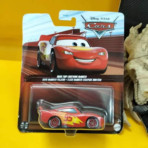 DAMAGE CARD 1:55 Disney Pixar: Cars On The Road - Road Trip Lighting McQueen (HKY34) - Image 1