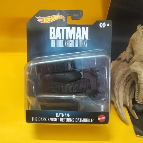 DC Batman - Batman: The Dark Knight Returns Batmobile (HMV97) - Image 1