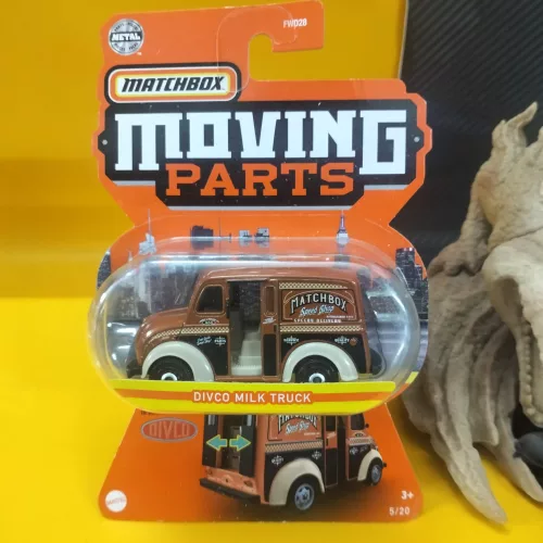 Moving Parts - DIVCO MILK TRUCK (GWB48) - Image 1