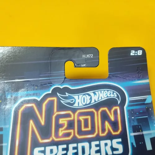 DAMAGED CARD Neon Speeders - Datsun Sio Wagon (HRW68) - Image 2
