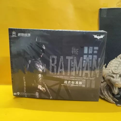 Model Kit MODOKING - The Batman: The Dark Knight Trilogy Assembly Model Series 1:12 BATTLE SUIT STANDARD EDITION - Image 1