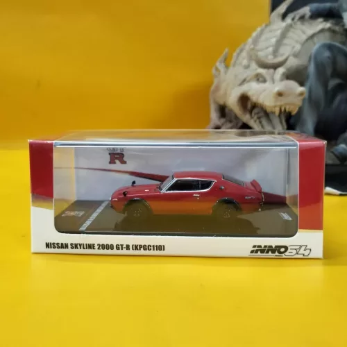 INNO64 - NISSAN SKYLINE 2000 GT-R (KPGC110) RED - Image 1