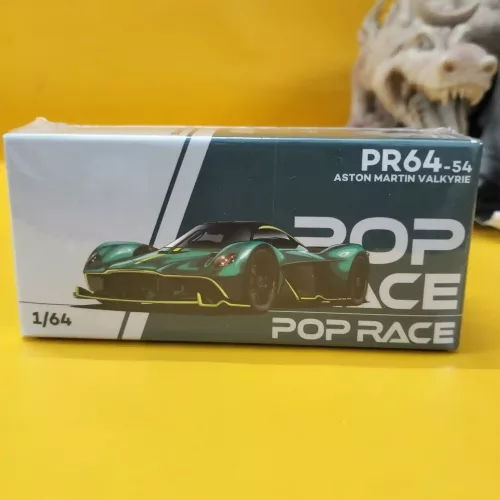 ASTON MARTIN VALKYRIE - VIRIDIAN GREEN - Image 1