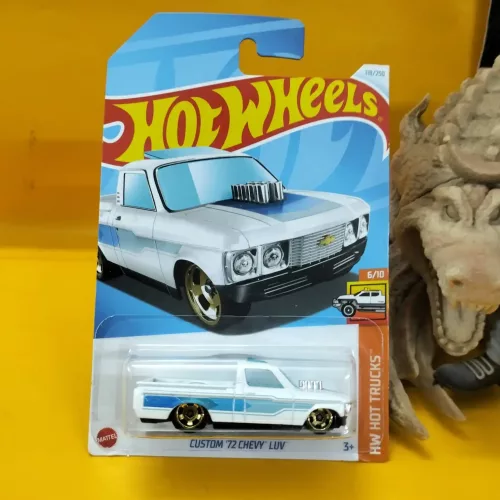 Custom '72 Chevy LUV – White – 118 - Image 1