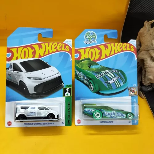 COMBO PACK - Ford Performance Supervan 4 + Supercharged - Image 1