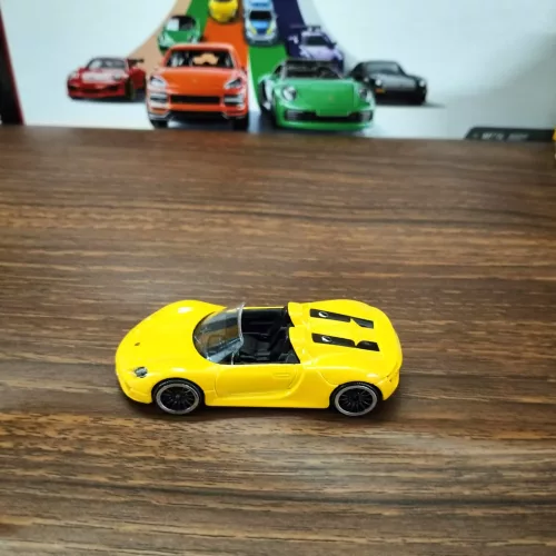 Majorette: Porsche 918 Spyder yellow UNCARDED - Image 1
