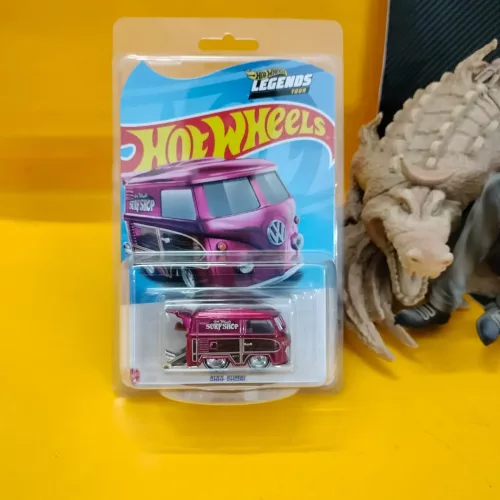 EXCLUSIVE: VW® KOOL KOMBI - Image 1