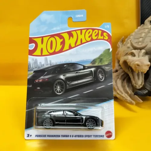 Hot Wheels - Porsche Panamera Turbo S E-Hybrid Sport Turismo -Jet Black (Walmart Exclusive) - Image 1